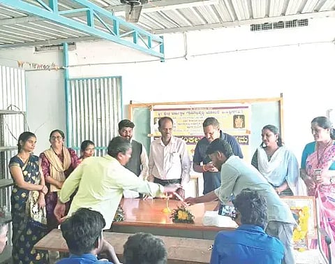 ಎನ್.ಆರ್.ಪುರ ತಾಲೂಕು ಬಿ.ಎಚ್.ಕೈಮರದ ಐಟಿಐ ಕಾಲೇಜಿನಲ್ಲಿ ಸ್ವಾಸ್ಥ್ಯ ಸಂಕಲ್ಪ ಕಾರ್ಯಕ್ರಮ ನಡೆಯಿತು. ಬಾಲಕೃಷ್ಣಭಟ್, ಮಂಜುನಾಥ್‌ಗೌಡ, ರವಿರಾಜ್, ತೀರ್ಥರಾಜ್, ಅನ್ನಪೂರ್ಣಾ ಇದ್ದರು.