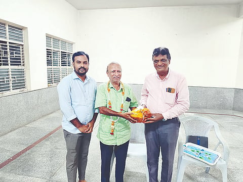 ಜೆಎಸ್‌ಎಸ್ ಪ್ರಧಾನ ಭವನ ವಿದ್ಯಾರ್ಥಿನಿಲಯದಲ್ಲಿ ಇತ್ತೀಚೆಗೆ ಆಯೋಜಿಸಿದ್ದ ವಿಶೇಷ ಉಪನ್ಯಾಸ ಕಾರ್ಯಕ್ರಮದಲ್ಲಿ  ಸುಬ್ರಮಣ್ಯ ಅವರನ್ನು ಗೌರವಿಸಲಾಯಿತು. ಡಾ.ಎನ್.ಮಹದೇವಸ್ವಾಮಿ, ಪ್ರದೀಪ್ ಇದ್ದರು.