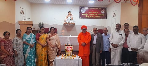 ಬೆಳಗಾವಿಯ ಲಿಂಗಾಯತ ಭವನದಲ್ಲಿ ಭಾನುವಾರ ಜರುಗಿದ ಭೀಮಣ್ಣ ಖಂಡ್ರೆ ಶ್ರದ್ಧಾಂಜಲಿ ಸಲ್ಲಿಸಲಾಯಿತು.