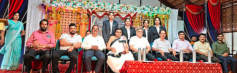  ಶ್ರೀ ದುರ್ಗಾಪರಮೇಶ್ವರಿ ದೇವಳ ಪದವಿ ಕಾಲೇಜಿನ ವಿದ್ಯಾರ್ಥಿ ಪರಿಷತ್‌ನ ಪದಗ್ರಹಣ ಹಾಗೂ ಕೌಶಲಾಧಾರಿತ ಪ್ರಮಾಣಪತ್ರ ಕೋರ್ಸ್‌ಗಳ ಉದ್ಘಾಟನೆ ನೆರವೇರಿತು. ಕಟೀಲು ದೇಗುಲ ಅರ್ಚಕ ಶ್ರೀಹರಿನಾರಾಯಣದಾಸ ಆಸ್ರಣ್ಣ, ಕೊಡೆತ್ತೂರುಗುತ್ತು ಕಿಶೋರ್ ಕುಮಾರ್ ಶೆಟ್ಟಿ ಮೊದಲಾದವರಿದ್ದರು.