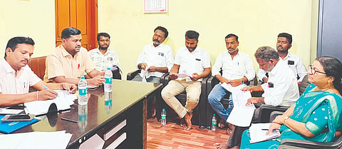 ಕನಕಗಿರಿಯ ತಾಪಂನಲ್ಲಿ ತಾಲೂಕು ಮಟ್ಟದ ಗ್ಯಾರಂಟಿ ಅನುಷ್ಠಾನ ಸಮಿತಿ ಅಧ್ಯಕ್ಷ ಹಜರತ್ ಹುಸೇನ್ ಅಧ್ಯಕ್ಷತೆಯಲ್ಲಿ ಪ್ರಗತಿ ಪರಿಶೀಲನಾ ಸಭೆ ಬುಧವಾರ ನಡೆಯಿತು. 