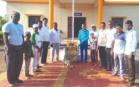 ಅರಟಾಳ ಗ್ರಾಪಂ ಕಾರ್ಯಾಲಯದಲ್ಲಿ ಬುದ್ಧ ಪೂರ್ಣಿಮೆ ಆಚರಿಸಲಾಯಿತು. ಮಡಿವಾಳಪ್ಪ ರಾಮಗೊಂಡ, ಮಾಳಪ್ಪ ಕಾಂಬಳೆ, ಅಣ್ಣಪ್ಪ ಕಾಂಬಳೆ, ರಮೇಶ ವಡ್ಡರ, ಶ್ರೀಶೈಲ ಹಟ್ಟಿ, ಗೋಪಾಲ ಹಿರೇಕುರಬರ ಇತರರಿದ್ದರು.