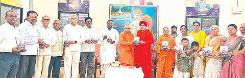 ಬಸವಕಲ್ಯಾಣದ ಅನುಭವ ಮಂಟಪದಲ್ಲಿ  ಹಮ್ಮಿಕೊಂಡಿದ್ದ ತಿಂಗಳ ಅನುಭವ ಮಂಟಪ-19 ಕಾರ್ಯಕ್ರಮದಲ್ಲಿ  ತಾನೇ ದೇವ ಗ್ರಂಥ ಲೋಕಾರ್ಪಣೆ ಮಾಡಲಾಯಿತು. ಶ್ರೀ ಗುರುಬಸವ ಪಟ್ಟದ್ದೇವರು, ಶ್ರೀ ಶಿವಾನಂದ ಸ್ವಾಮೀಜಿ,  ಪೂಜ್ಯ  ಮಾತೆ ಸುಗುಣಾದೇವಿ ತಾಯಿ, ಶ್ರೀ ಶಂಕರಲಿಂಗ ಸ್ವಾಮೀಜಿ,  ಶ್ರೀ ಅನೀಲ ಮಹಾರಾಜರು,  ಶ್ರೀಧರ ಮುರಾಳೆ ಇತರರಿದ್ದರು
