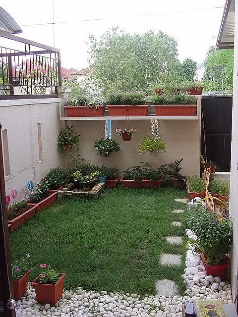 ಮನೆಯ ಅಂಗಳದಲ್ಲಿ ಕಿರು ಉದ್ಯಾನ 