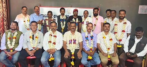 ಕಾರ್ಯನಿರತ ಪತ್ರಕರ್ತರ ಸಂಘದ ಸಕಲೇಶಪುರ ತಾಲೂಕು ಘಟಕಕ್ಕೆ ಆಯ್ಕೆಯಾದ ಪದಾಧಿಕಾರಿಗಳು.