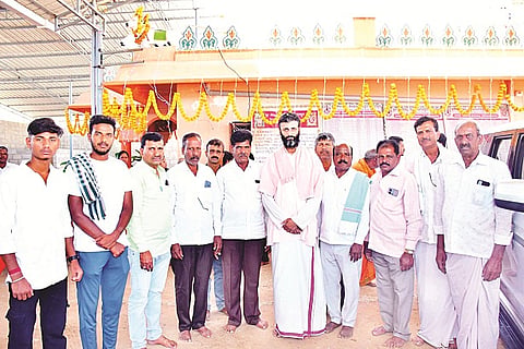 ನಂಜನಗೂಡು ತಾಲೂಕಿನ ಮುಳ್ಳೂರು ಗ್ರಾಮದ ಕಪಿಲಾ ನದಿ ತೀರದಲ್ಲಿರುವ ಶ್ರೀ ಶಂಭುಲಿಂಗೇಶ್ವರ ಸ್ವಾಮಿಯ ವಾರ್ಷಿಕೋತ್ಸವ ಸಮಾರಂಭ ವಿಜೃಂಭಣೆಯಿಂದ ನಡೆಯಿತು. 
