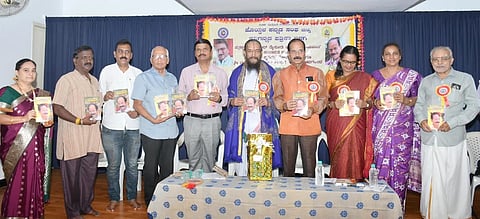 ರಂಗನಾಥ್ ಮೈಸೂರು ವಿರಚಿತ ‘ಹೃದಯವಂತ’ ಕೃತಿಯನ್ನು ಡಾ.ಡಿ.ಕೆ.ರಾಜೇಂದ್ರ, ’ಸ್ನೇಹಶೀಲ’ ಕೃತಿಯನ್ನು ಎಚ್. ನಿವೇದಿತಾ ಬಿಡುಗಡೆ ಮಾಡಿದರು. ಶ್ರೀ ಇಳೈ ಆಳ್ವಾರ್ ಸ್ವಾಮೀಜಿ, ಅಂಶಿ ಪ್ರಸನ್ನಕುಮಾರ್, ಕೆ.ರಘುರಾಂ ವಾಜಪೇಯಿ ಇತರರಿದ್ದರು.