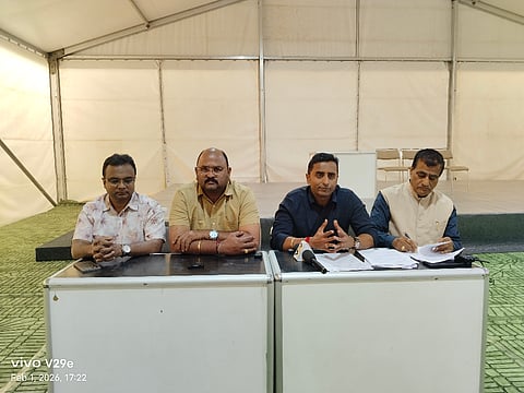 ಬೆಳಗಾವಿಯಲ್ಲಿ ಭಾನುವಾರ ಬೆಲ್ಕಾನ್ ಮೇಳದ ಸುದ್ದಿಗೋಷ್ಠಿಯಲ್ಲಿ ಪ್ರಶಾಂತ ವಾಂಡ್ಕರ ಮಾತನಾಡಿದರು. ಯುವರಾಜ ಹುಲಜಿ, ಸಚಿನ ಬೈಲವಾಡ, ಪ್ರಕಾಶ ಕಾಲಕುಂದ್ರಿಕರ ಇದ್ದಾರೆ.