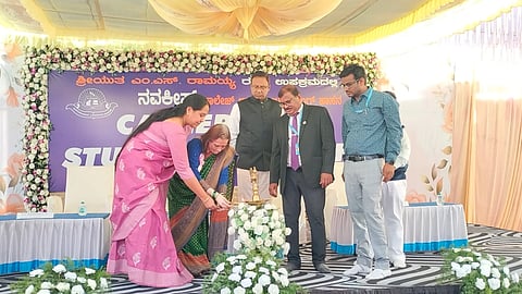 ಕಂದಲಿ ಬಳಿಯ ನೌಕಿಸ್ ಕಾಲೇಜ್ ಆಫ್ ಇಂಜಿನಿಯರಿಂಗ್ ಕಾಲೇಜಿನಲ್ಲಿ ವೃತ್ತಿ ಭಾಷಣ ಕಾರ್ಯಕ್ರಮವನ್ನು ಗಣ್ಯರು ಉದ್ಘಾಟಿಸಿದರು. ವೇಣುಗೋಪಾಲ್ ರಾವ್, ಪ್ರಶಾಂತ್ ಕುಮಾರ್, ರಾಮೇಗೌಡ, ಗಣಪತಿ, ರಾಜಲಕ್ಷ್ಮೀ ಇತರರು ಇದ್ದರು.