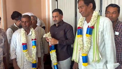 ನಿಟ್ಟೂರು ಹಾಲು ಉತ್ಪಾದಕರ ಸಹಕಾರ ಸಂಘದ ಆಡಳಿತ ಮಂಡಳಿ ನಿರ್ದೇಶಕರ ಚುನಾವಣೆಯಲ್ಲಿ ಬಿಜೆಪಿ ಬೆಂಬಲಿತ ಅಭ್ಯರ್ಥಿಗಳು ಭಾರಿ ಬಹುಮತದೊಂದಿಗೆ ಜಯಗಳಿಸಿದ್ದು, ಅಭ್ಯರ್ಥಿಗಳಿಗೆ ಬಿಜೆಪಿ ರಾಜ್ಯ ಪ್ರಧಾನ ಕಾರ್ಯದರ್ಶಿ ಪ್ರೀತಮ್ ಜೆ. ಗೌಡ ಅಭಿನಂಧಿಸಿದರು.