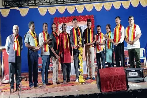 ಸಾಗರಲ್ಲಿ ಆಯೋಜಿಸಿದ್ದ ಸಾಂಸ್ಕೃತಿಕ ವೈವಿಧ್ಯ ಕಾರ್ಯಕ್ರಮವನ್ನು ಕಸಾಪ ಜಿಲ್ಲಾಧ್ಯಕ್ಷ ಡಿ.ಮಂಜುನಾಥ್ ಉದ್ಘಾಟಿಸಿದರು. ವಿ.ಟಿ.ಸ್ವಾಮಿ, ಭೂಮೇಶ್, ಜಿ.ನಾಗೇಶ್, ಸತ್ಯನಾರಾಯಣ ಶಿರಿವಂತೆ, ಸದಾನಂದ ಶರ್ಮ ಇತರರಿದ್ದರು.