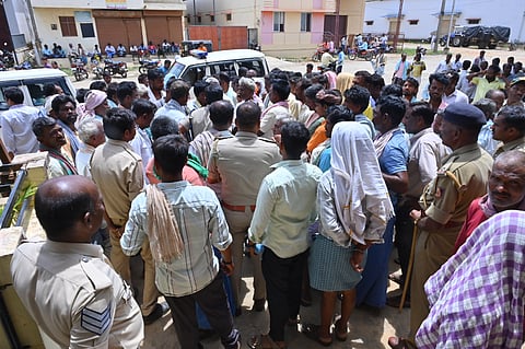 Haveri, Farmers, Protest, for Soyabeen, Free, Seeds, 