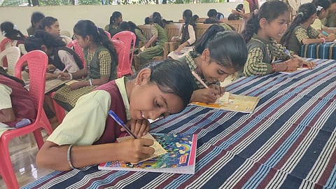 ವಿದ್ಯಾರ್ಥಿಗಳು ಪತ್ರ ಬರೆದರು. 