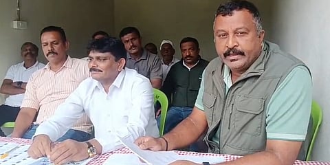 ಚೆರಿಯ ಪರಂಬುವಿನ ಜನರಲ್ ತಿಮ್ಮಯ್ಯ ಕ್ರೀಡಾಂಗಣ ಬಳಿ ಎಸ್‌ಐಆರ್ ಹೆಲ್ಪ್ ಡೆಸ್ಕ್ ಅನ್ನು ಗುರುವಾರ ಉದ್ಘಾಟಿಸಲಾಯಿತು. ವಲಯ ಅಧ್ಯಕ್ಷ ಕುಶಾಲಪ್ಪ, ಗ್ಯಾರಂಟಿ ಸಮಿತಿ ಸದಸ್ಯ ಪಿ.ಎಂ.ಆರಾಫತ್, ವಲಯ ಕಾಂಗ್ರೆಸ್ ಸದಸ್ಯರಾದ ಕರೀಂ, ಸಾಧುಲಿ, ಹಾರಿಸ್, ಬಷೀರ್ ಇತರರು ಇದ್ದರು.