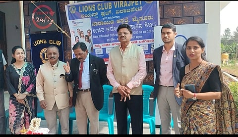   ಬಿಟ್ಟಂಗಾಲದ ಕ್ರೇಡೋ ಆಯುರ್ವೇದ ಕೇಂದ್ರದಲ್ಲಿ ಆಯೋಜಿಸಿದ್ದ ಆರೋಗ್ಯ ಉಚಿತ ತಪಾಸಣಾ ಶಿಬಿರವನ್ನು ಗಣ್ಯರು ಉದ್ಘಾಟಿಸಿದರು. ಡಾ. ಗೋಪಿನಾಥ್, ಅಂಬಿ ಕೃಷ್ಣಮೂರ್ತಿ, ಪೌಲ್ ಕ್ಷೆವಿಯರ್, ಎಂ.ಎಂ.ಸುರೇಶ್, ವೈದ್ಯರಾದ ರಕ್ಷ, ಅಭಿಜಿತ್ ಇತರರು ಇದ್ದರು.