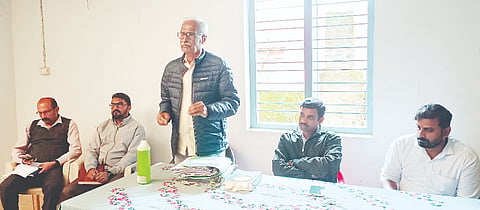ಅರಮೇರಿ ಹಾಗೂ ಕಡಂಗ ಮೂರುರು ವ್ಯಾಪ್ತಿಯಲ್ಲಿ ಗಣಿಗಾರಿಕೆಗೆ ತೀವ್ರ ವಿರೋಧದ ಹಿನ್ನೆಲೆಯಲ್ಲಿ ಗ್ರಾಮಸ್ಥರೊಂದಿಗೆ ಗಣಿ ಮತ್ತು ಭೂ ವಿಜ್ಞಾನ ಇಲಾಖೆ ಅಧಿಕಾರಿಗಳು ಸಭೆ ನಡೆಸಿದರು. ಸಂದೀಪ್,  ರಾಹುಲ್, ಪ್ರದೀಪ್ ಕುಮಾರ್, ಮಂಜುಳಾ ಇತರರಿದ್ದರು.
