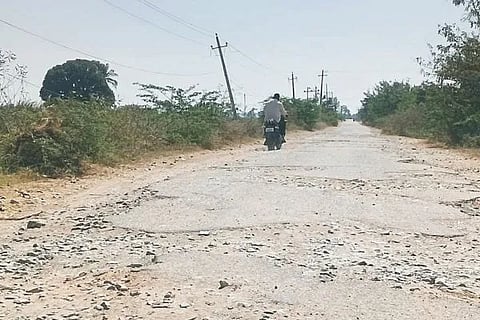 ಹಾಳಾದ ಗುರುಗುಂಟಾ- ಹಟ್ಟಿ ರಸ್ತೆ