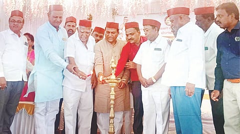 ಕುಷ್ಟಗಿಯಲ್ಲಿ ಬಣಜಿಗ ಸಮಾಜದ ಜಿಲ್ಲಾ ಹಾಗೂ ತಾಲೂಕು ಘಟಕದ ಪದಾಧಿಕಾರಿಗಳ ಪದಗ್ರಹಣ ಕಾರ್ಯಕ್ರಮವನ್ನು ರಾಜ್ಯ ಕಾರ್ಯದರ್ಶಿ ಶಿವಾನಂದ ಬಿದರಿ ಉದ್ಘಾಟಿಸಿದರು. ಮಾಜಿ ಶಾಸಕ ಪರಣ್ಣ ಮುನವಳ್ಳಿ, ಸಮಾಜದ ತಾಲೂಕು ಅಧ್ಯಕ್ಷ ಶಶಿಧರ ಕವಲಿ, ಜಿಲ್ಲಾಧ್ಯಕ್ಷ ವೀರೇಶ ಬಂಗಾರಶೆಟ್ಟರ್ ಇತರರಿದ್ದರು.