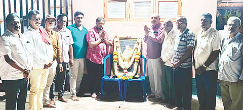 ಕೊಳ್ಳೇಗಾಲದ ಶ್ರೀ ಸಂಕಷ್ಟಹರ ಗಣಪತಿ ದೇವಾಲಯ ಆವರಣದಲ್ಲಿ ಶ್ರೀ ರೇಣುಕಾಚಾರ್ಯರ ಜಯಂತಿ ಆಚರಣೆ ಸಮಿತಿಯಿಂದ  ಬಸವೇಶ್ವರರ ಜಯಂತ್ಯುತ್ಸವ ಆಚರಿಸಲಾಯಿತು.