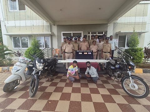 Arrest of two thieves