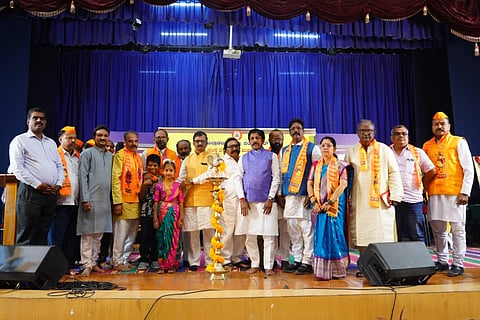 ಬಳ್ಳಾರಿಯಲ್ಲ  ಆಯೋಜಿಸಿದ್ದ  ಛತ್ರಪತಿ ಶಿವಾಜಿ ಮಹಾರಾಜರ ಜಯಂತಿ ಕಾರ್ಯಕ್ರಮವನ್ನು ಪೊಲೀಸ್ ಇಲಾಖೆಯ ನಿ. ಶಾಖಾಧೀಕ್ಷಕ ಎಂ.ಶಿವಾಜಿರಾವ್ ಉದ್ಘಾಟಿಸಿದರು. ಕನ್ನಡ ಮತ್ತು ಸಂಸ್ಕೃತಿ ಇಲಾಖೆಯ ಸಹಾಯಕ ನಿರ್ದೇಶಕ ಬಿ. ನಾಗರಾಜ್, ಸಮಾಜದ ಮುಖಂಡರಾದ ಯಶವಂತರಾವ್ ಜಗತಾಪ್,  ವಿನೋದ್ ಎಂ. ಚವ್ಹಾಣ್, ಪ್ರಕಾಶ್ ರಾವ್, ನಾಗರಾಜ್ ರಾವ್, ದಿನೇಶ್ ನಲವಡೆ, ಯಲ್ಲಪ್ಪ ಘೋರ್ಪಡೆ, ಮುರಾರಿ ಜಾಧವ ಇತರರಿದ್ದರು.