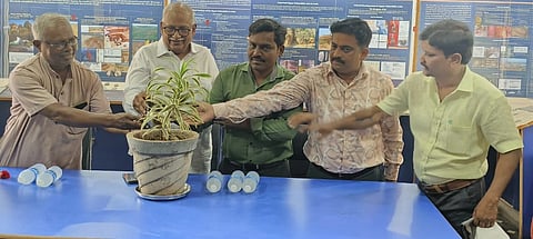 ಬಳ್ಳಾರಿಯ ರಾಬರ್ಟ್ ಬ್ರೂಸ್ ಫುಟ್ ಸಂಗನಕಲ್ಲು ಪ್ರಾಕ್ತನ ವಸ್ತುಸಂಗ್ರಹಾಲಯದಲ್ಲಿ ಆಯೋಜಿಸಿದ್ದ ಅಂತರಾಷ್ಟ್ರೀಯ ವಸ್ತುಸಂಗ್ರಹಾಲಯ ದಿನಾಚರಣೆ ಕಾರ್ಯಕ್ರಮವನ್ನು ಕಾರ್ಯದರ್ಶಿ ಟಿ.ಜಿ. ವಿಠ್ಠಲ ಉದ್ಘಾಟಿಸಿದರು. ಉಪನ್ಯಾಸಕ ಒಬ್ಬಯ್ಯ, ನಿ.ಅಧಿಕಾರಿ ಮಹಾಬಳೇಶ್ವರಪ್ಪ ಇದ್ದರು.
