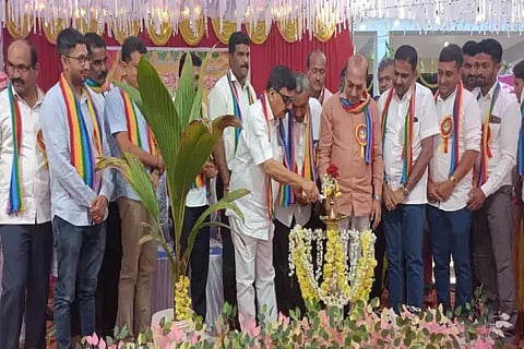 ಹೊಸನಗರದ ಸಂಪೇಕಟ್ಟೆಯಲ್ಲಿ ಸಹಕಾರ ಸಂಘದ ನೂತನ ಕಟ್ಟಡವನ್ನು ಶಾಸಕ ಆರಗ ಜ್ಞಾನೇಂದ್ರ ಉದ್ಘಾಟಿಸಿದರು. ಆರ್.ಎಂ.ಮಂಜುನಾಥ ಗೌಡ, ಟಿ.ಎಂ.ರಮೇಶ, ಪ್ರಸನ್ನ, ಇಂದೂಧರ ಗೌಡ ಇತರರಿದ್ದರು.