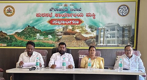 ಮಸ್ಕಿ ಪುರಸಭೆಯಲ್ಲಿ ಬುಧವಾರ ಅಧ್ಯಕ್ಷ ಮಲ್ಲಯ್ಯ ಅಂಬಾಡಿ ಅಧ್ಯಕ್ಷತೆಯಲ್ಲಿ ಸಾಮಾನ್ಯ ಸಭೆ ನಡೆಯಿತು.