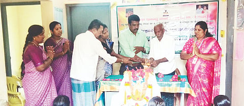ಶಿರಾ ತಾಲೂಕಿನ ಯೋಜನಾ ಕಚೇರಿ ವ್ಯಾಪ್ತಿಯ ಬುhealthcampಕ್ಕಾಪಟ್ಟಣ ವಲಯ ಹುಣಸೇಕಟ್ಟೆ ಪ್ರಾಥಮಿಕ ಆರೋಗ್ಯ ಕೇಂದ್ರದಲ್ಲಿ ಆರೋಗ್ಯ ತಪಾಸಣಾ ಶಿಬಿರ ಜರುಗಿತು. ಪರಮೇಶ್ವರಯ್ಯ, ಡಾ.ಮಂಜುನಾಥ್​, ಲಿಂಗಣ್ಣ, ಕೇಂದ್ರದ ಪುಷ್ಪಾಂಜಲಿ, ಚಂದ್ರಶೇಖರ್​, ಟಿ. ಆಶಾ ಇದ್ದರು.