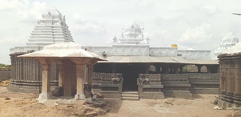 ಶಹಾಪುರ ಮತಕ್ಷೇತ್ರದ ಏವೂರು ಗ್ರಾಮದ ಸ್ವಯಂಭು ಸೋಮೇಶ್ವರ ದೇವಾಲಯದ ಮರು ನಿರ್ಮಾಣದ ನೋಟ.