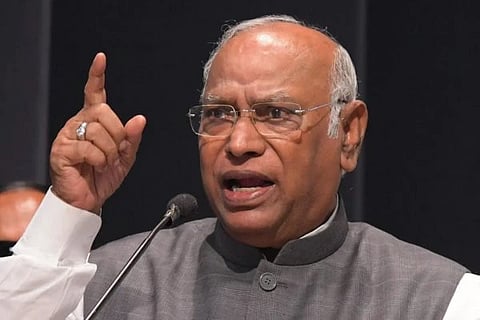 ಎಐಸಿಸಿ ಅಧ್ಯಕ್ಷ ಮಲ್ಲಿಕಾರ್ಜುನ ಖರ್ಗೆ