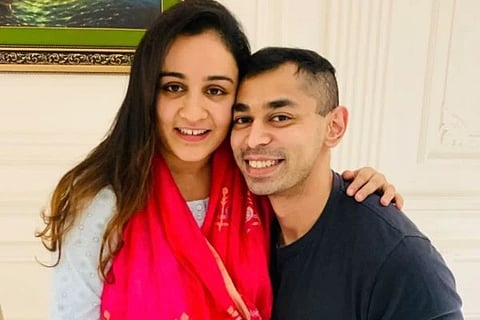ಪ್ರತೀಕ್ ಯಾದವ್ ಮತ್ತು ಪತ್ನಿ ಅಪರ್ಣಾ ಯಾದವ್