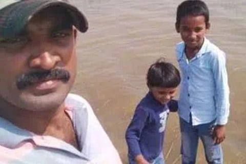 ಮೃತಪಟ್ಟ ತಂದೆ ಮತ್ತು ಮಕ್ಕಳು 