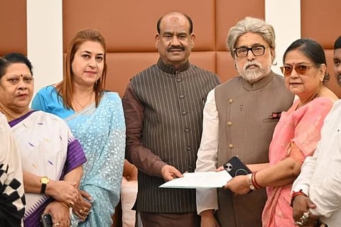 ಟಿಎಂಸಿ ಬಂಡಾಯ ಸಂಸದರು ಸ್ಪೀಕರ್ ಓಂ ಬಿರ್ಲಾ ಭೇಟಿಯಾಗಿರುವುದು.