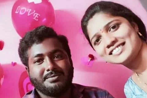 ಆತ್ಮಹತ್ಯೆ ಮಾಡಿಕೊಂಡ ದಂಪತಿ 
