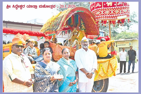 ಬೋರಗಾಂವ ಸಿದ್ಧೇಶ್ವರ ಪಲ್ಲಕ್ಕಿ ಉತ್ಸವದಲ್ಲಿ ಅಭಿನಂದನ ಪಾ palanquin-festival-kicks-off