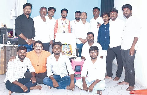 ಹುಲಸೂರಿನಲ್ಲಿ ನಡೆದ ವಿಶ್ವ ಛಾಯಾಗ್ರಹಣ ದಿನ ಕಾರ್ಯಕ್ರಮದಲ್ಲಿ ಅಂಜನಕುಮಾರ ಕಲ್ಯಾಣಿ, ನಾಗೇಶ ಕೌಟೆ, ಪ್ರವಿಣ ಹಾರಕೂಡೆ, ವೀರೇಶ ವಡ್ಡೆ, ಧನರಾಜ ನಾರಾಯಣಪುರೆ, ಅಜರ್​ ಪಟೇಲ್​, ಗಣೇಶ ಬಿರಾದಾರ ಇತರರಿದ್ದರು. 