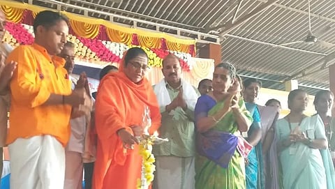 ಸಾಲಿಗ್ರಾಮ ತಾಲೂಕಿನ ಮಿರ್ಲೆ ಗ್ರಾಮದಲ್ಲಿ ಸಾಮೂಹಿಕ ಸತ್ಯನಾರಾಯಣ ಪೂಜಾ ಕಾರ್ಯಕ್ರಮ ಆಯೋಜಿಸಲಾಗಿತ್ತು. ಮಿರ್ಲೆ ವಲಯದ ಎಲ್ಲ ಸ್ವಸಾಯ ಸಂಘಗಳು ಮತ್ತು ಒಕ್ಕೂಟದ ಸದಸ್ಯರು, ಸತ್ಯನಾರಾಯಣ ಸಮಿತಿ ಸದಸ್ಯರು ಇದ್ದರು.