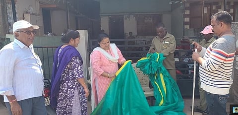ಕಾಕತಿಯಲ್ಲಿ ಹುಚ್ಚು ನಾಯಿ ಸೆರೆ ಹಿಡಿಯಲು ಸಜ್ಜಾಗಿದ್ದ ಗ್ರಾಪಂ ಸಿಬ್ಬಂದಿ.