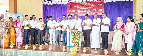 ವಂಡ್ಸೆ ಗ್ರಾಮೋತ್ಸವದಲ್ಲಿ ಶಾಸಕ ಗುರುರಾಜ ಗಂಟಿಹೊಳೆ, ಗೋವರ್ಧನ್ ಜೋಗಿ, ಉದಯ ಕುಮಾರ್ ಶೆಟ್ಟಿ ಮೊದಲಾದವರು ಉಪಸ್ಥಿತರಿದ್ದರು.  