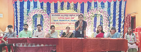 ಗಂಗೊಳ್ಳಿ ಪಂಚಾಯಿತಿಯಲ್ಲಿ ಮಕ್ಕಳ ಮತ್ತು ಮಹಿಳಾ ವಿಶೇಷ ಗ್ರಾಮ ಸಭೆ ನಡೆಯಿತು. ಅಧ್ಯಕ್ಷೆ ಜಯಂತಿ ಖಾರ್ವಿ, ಎಎಸ್‌ಐ ನವೀನ್, ಅಂಗನವಾಡಿ ಮೇಲ್ವಿಚಾರಕಿ ರೇಖಾ, ವಿದ್ಯಾರ್ಥಿ ಪ್ರತಿನಿಧಿಗಳಾದ ಸೌಜನ್ಯಾ ಮತ್ತು ಶ್ರೀಶನ್ ಮತ್ತಿತರರು ಇದ್ದರು.