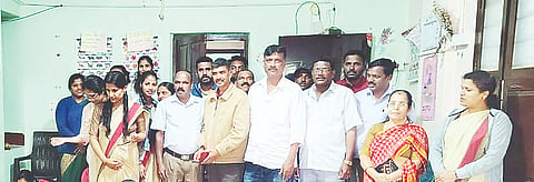 ಮಾನವ ಬಂಧುತ್ವ ವೇದಿಕೆ ಕೊಡಗು ಜಿಲ್ಲಾ ಶಾಖೆ ಹಾಗೂ ಸೋಮವಾರಪೇಟೆ ತಾಲೂಕು ಸಮಿತಿಯಿಂದ ಆಚರಿಸಲಾದ ಬಸವ ಪಂಚಮಿ ವೇಳೆ ಗಣ್ಯರು ಉಪಸ್ಥಿತರಿದ್ದರು. ಜೆ.ಆರ್. ಪಾಲಾಕ್ಷ, ಲಲಿತಾ ವೇದಮೂರ್ತಿ, ಜೆ.ಎಲ್. ಜನಾರ್ದನ್, ಎಂ.ಎಸ್. ವೀರೇಂದ್ರ ಮತ್ತಿತರರು ಇದ್ದರು.