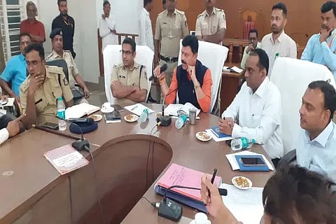 ಮಾರಿ ಜಾತ್ರೆ ಹಿನ್ನೆಲೆಯಲ್ಲಿ ಆಯೋಜಿಸಿದ್ದ ಪೂರ್ವಭಾವಿ ಸಭೆಯಲ್ಲಿ ಗೋಪಾಲಕೃಷ್ಣ ಬೇಳೂರು, ಪ್ರಭುಲಿಂಗ ಕವಳಿಕಟ್ಟಿ, ಬಿ.ನಿಖಿಲ್, ವೀರೇಶ್‌ಕುಮಾರ್, ಡಾ. ಬೆನಕಪ್ರಸಾದ್ ಇತರರಿದ್ದರು.