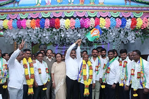ಗೌರಿಬಿದನೂರಲ್ಲಿ ಮುಂದುವರಿದ ಪಕ್ಷಾಂತರ ಪರ್ವ Gauribidanur