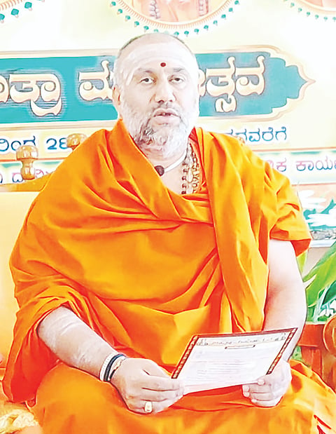 ಚನ್ನರಾಯಪಟ್ಟಣ ತಾಲೂಕಿನ ಕುಂದೂರು ಮಠದಲ್ಲಿ ನ.25ರಿಂದ 28ರವರೆಗೆ ನಡೆಯಲಿರುವ ಷಷ್ಠಿ ಜಾತ್ರಾ ಮಹೋತ್ಸವದ ಅಂಗವಾಗಿ ಆದಿಚುಂಚನಗಿರಿ ಶಾಖಾ ಮಠದ ಶಂಭುನಾಥ ಸ್ವಾಮೀಜಿ ಸುದ್ದಿಗೋಷ್ಠಿಯಲ್ಲಿ ಮಾಹಿತಿ ನೀಡಿದರು.