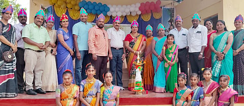 ತಾಲೂಕಿನ ನಗರ್ಲೆ ಗ್ರಾಮದ ಹಿರಿಯ ಪ್ರಾಥಮಿಕ ಶಾಲೆಯಲ್ಲಿ ಕ್ಲಸ್ಟರ್ ಮಟ್ಟದ ಕಲಿಕಾ ಹಬ್ಬವನ್ನು ಆಚರಿಸಲಾಯಿತು. ಮೀನಾಕ್ಷಿ, ಲೀಲಾ ,ಶಕೀಲ್ ಪಾಷಾ, ರೇವಣ್ಣ ಇತತರಿದ್ದರು.