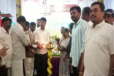 ಶಿಖಾರಿಪುರದಲ್ಲಿ ಅಂಬಿಗರ ಚೌಡಯ್ಯ ಜಯಂತ್ಯುತ್ಸವವನ್ನು ಸಂಸದ ಬಿ.ವೈ.ರಾಘವೇಂದ್ರ ಉದ್ಘಾಟಿಸಿದರು. ಧರ್ಮಪ್ಪ, ಮಂಜುಳಾ ಭಜಂತ್ರಿ, ಡಿ.ಎಲ್.ಬಸವರಾಜ್, ವೀಣಾ, ಪುಷ್ಪಾ ಮಂಜಪ್ಪ ಇತರರಿದ್ದರು.