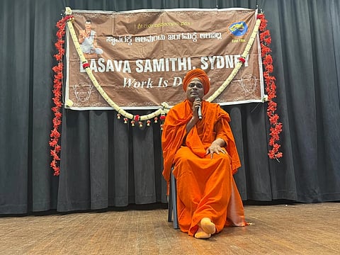 ಆಸ್ಟ್ರೇಲಿಯಾದ ಸಿಡ್ನಿ ನಗರದಲ್ಲಿ ಬಸವಜಯಂತಿ ಆಚರಿಸಲಾಯಿತು. ಡಾ.ಮಹಾಂತಪ್ರಭು ಸ್ವಾಮೀಜಿ, ನಾಗರಾಜ ನಾವಲಗಟ್ಟಿ, ರತ್ನಾ ಹೇಮಂತ, ರೂಪಾ ಹೆಬ್ಬಂಡಿ, ಷಡಕ್ಷರಿ ಅಡವಯ್ಯನಮಠ, ವಿಶುಕುಮಾರ ಲೋಕಪಾಲ ಇತರರಿದ್ದರು.