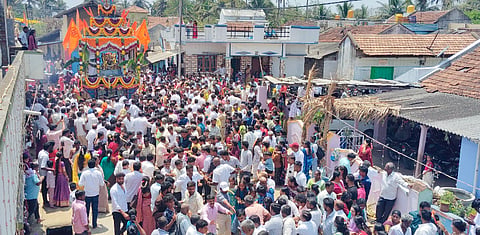 ಬೆಟ್ಟದಪುರ ಸಮೀಪದ ಸೂಳೆಕೋಟೆ (ಹನುಮಂತಪುರ) ಗ್ರಾಮದಲ್ಲಿ ಶ್ರೀ ಆಂಜನೇಯ ಸ್ವಾಮಿ ರಥೋತ್ಸವ ಸಹಸ್ರಾರು ಭಕ್ತರ ಸಮ್ಮುಖದಲ್ಲಿ ಜರುಗಿತ್ತು.