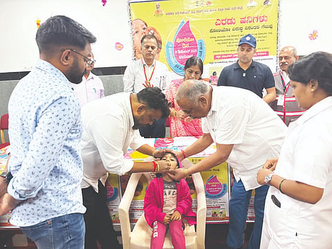 ಕಾರವಾರದ ಕ್ರಿಮ್ಸ್‌ನಲ್ಲಿ ಆಯೋಜಿಸಿದ್ದ ಪಲ್ಸ್ ಪೋಲಿಯೋ ಕಾರ್ಯಕ್ರಮವನ್ನು ಶಾಸಕ ಸತೀಶ ಸೈಲ್ ಉದ್ಘಾಟಿಸಿದರು. ಎಂಎಲ್‌ಸಿ ಗಣಪತಿ ಉಳ್ವೇಕರ್, ಜಿಪಂ ಸಿಇಒ ಡಾ.ದಿಲೀಶ ಶಶಿ ಇದ್ದರು. 